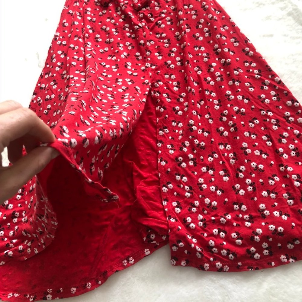 PrettyLittleThing Red Floral Tie Front Dress - Picture 12 of 14